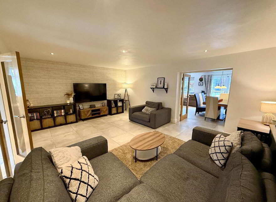 64 Clonduff Drive, Belfast, BT6 9NS
