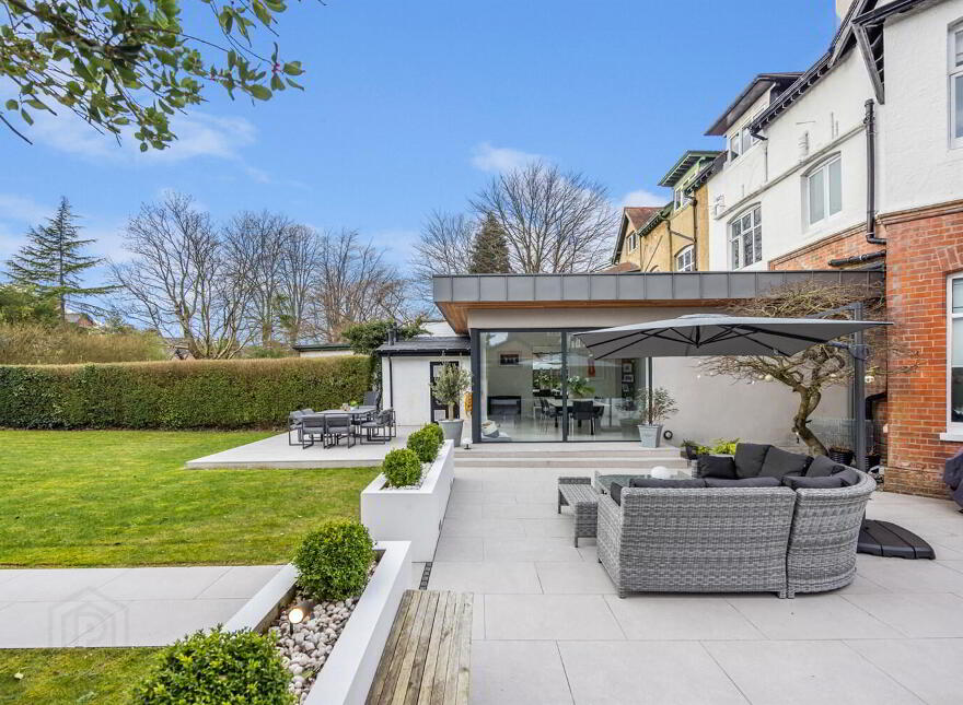 33 Adelaide Park, Malone, Belfast, BT9 6FY