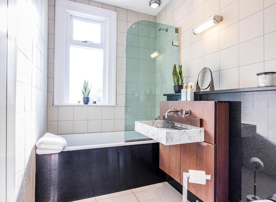 33 Adelaide Park, Malone, Belfast, BT9 6FY