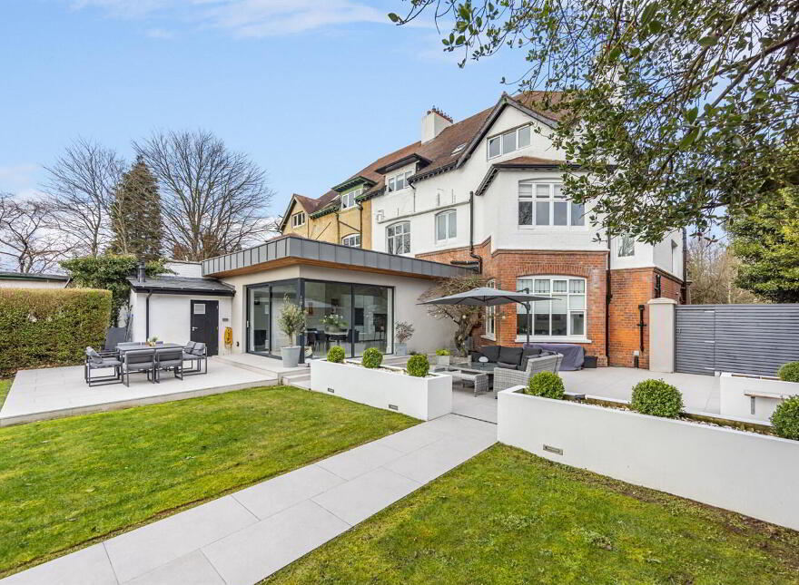 33 Adelaide Park, Malone, Belfast, BT9 6FY