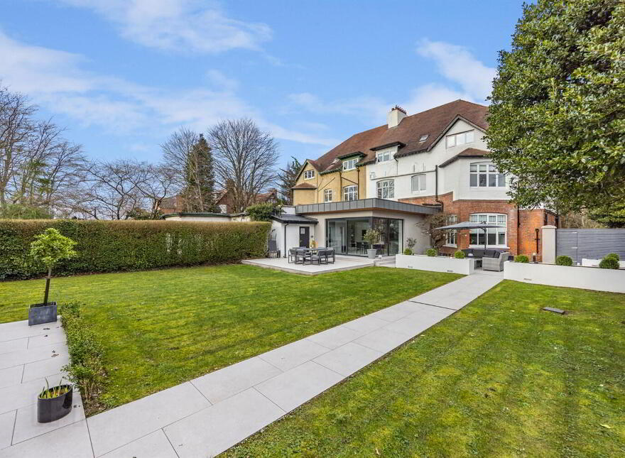 33 Adelaide Park, Malone, Belfast, BT9 6FY
