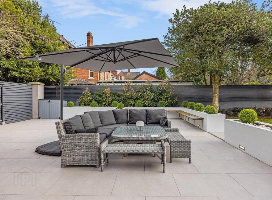 33 Adelaide Park, Malone, Belfast, BT9 6FY