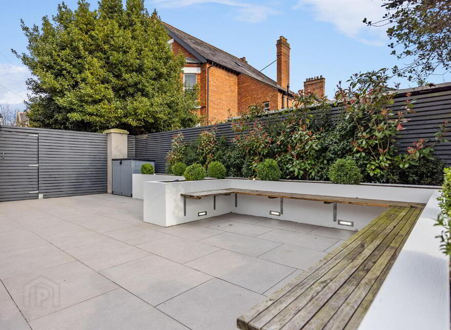 33 Adelaide Park, Malone, Belfast, BT9 6FY