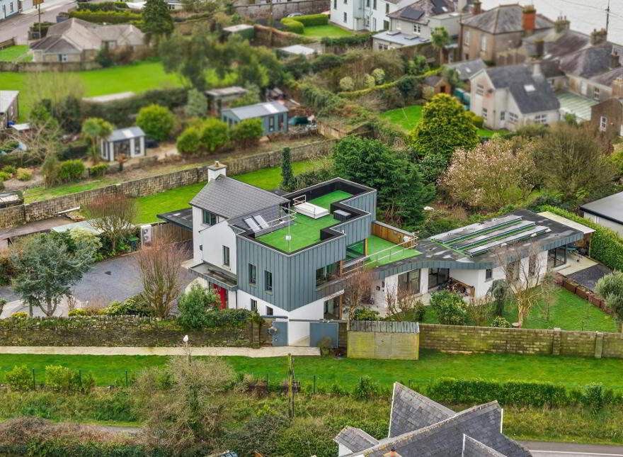 Brettfield House, Sarsfield St, Abbeyside, Dungarvan, X35Y661