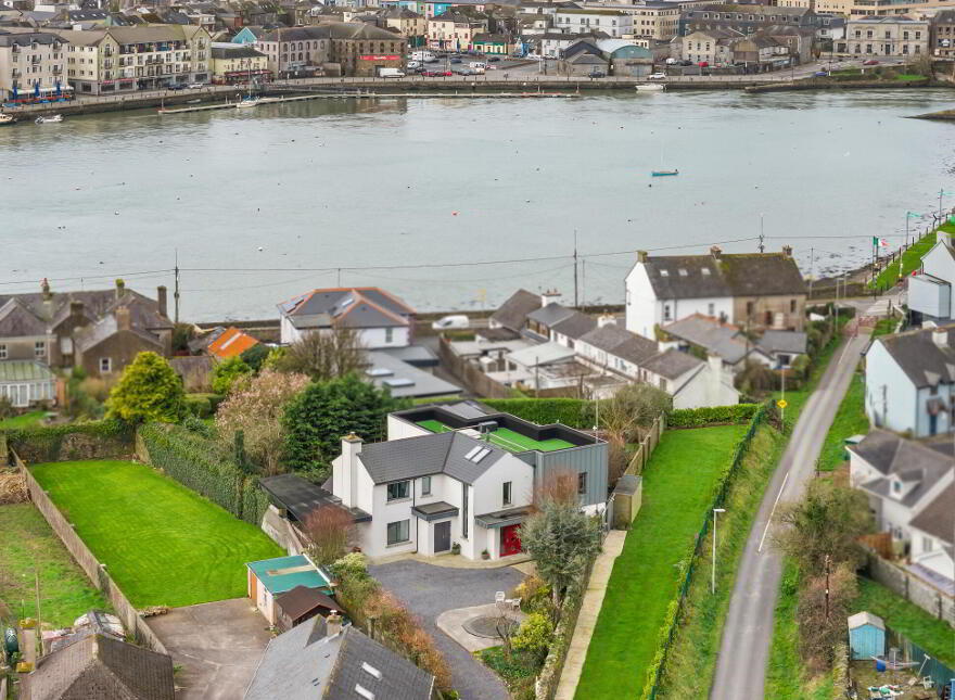Brettfield House, Sarsfield St, Abbeyside, Dungarvan, X35Y661
