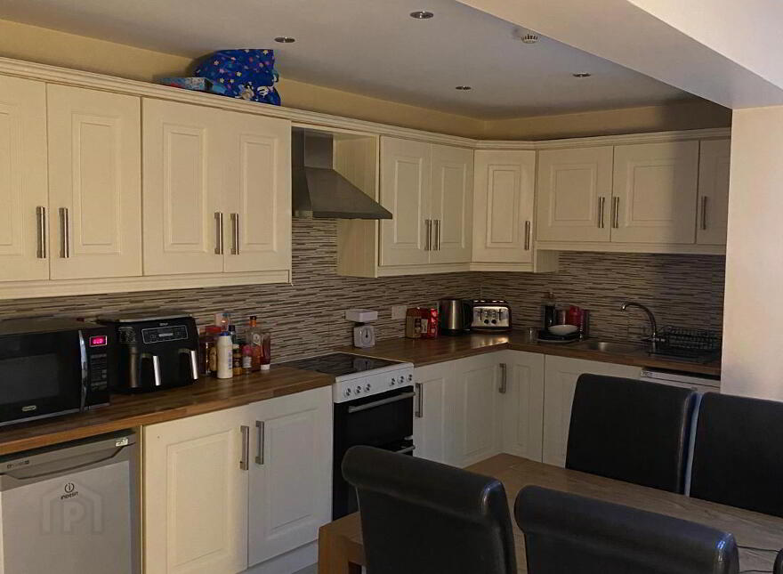 1 Sandhurst Drive, Belfast, BT9 5AY