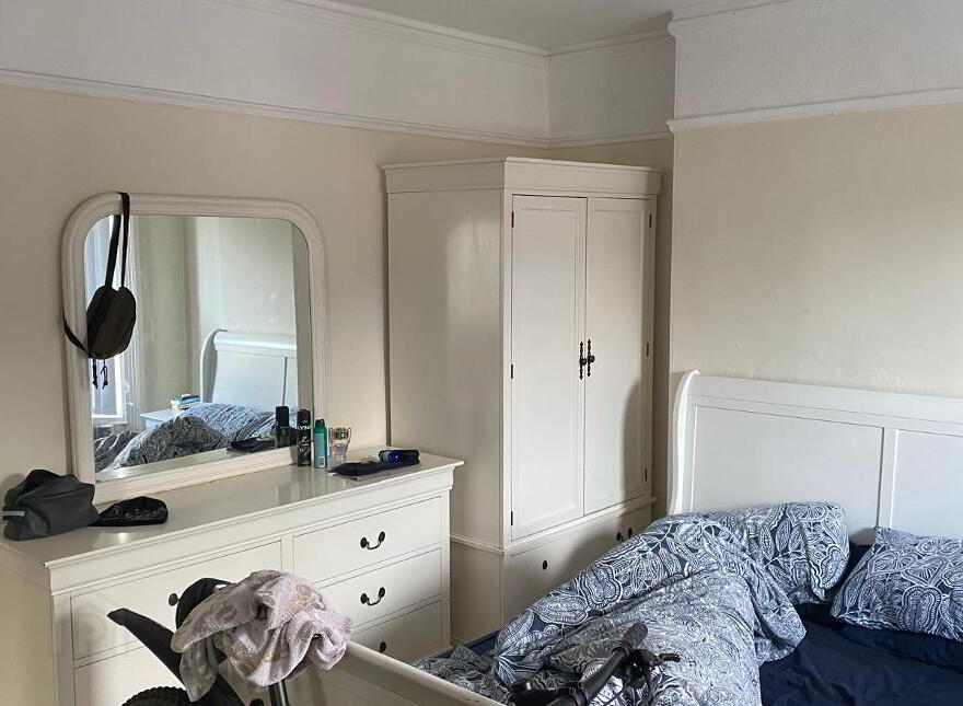 1 Sandhurst Drive, Belfast, BT9 5AY