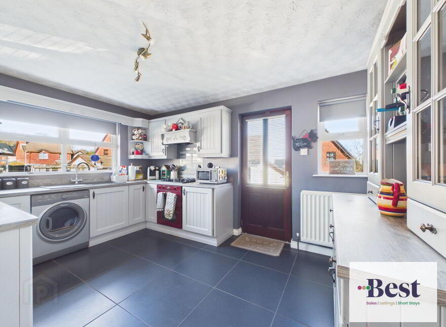 8 Graham Road, Larne, BT40 2TS