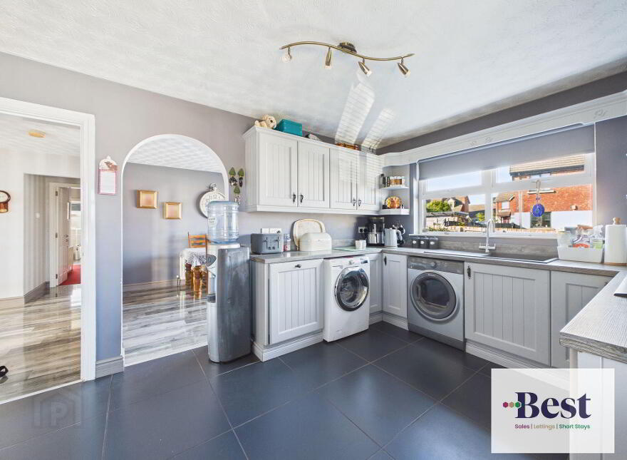 8 Graham Road, Larne, BT40 2TS
