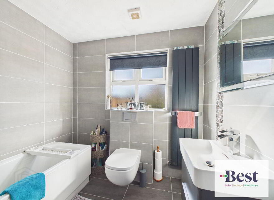 8 Graham Road, Larne, BT40 2TS