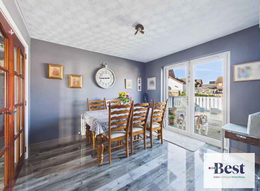 8 Graham Road, Larne, BT40 2TS