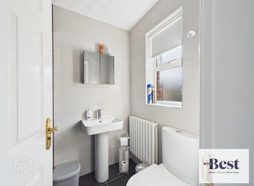 8 Graham Road, Larne, BT40 2TS