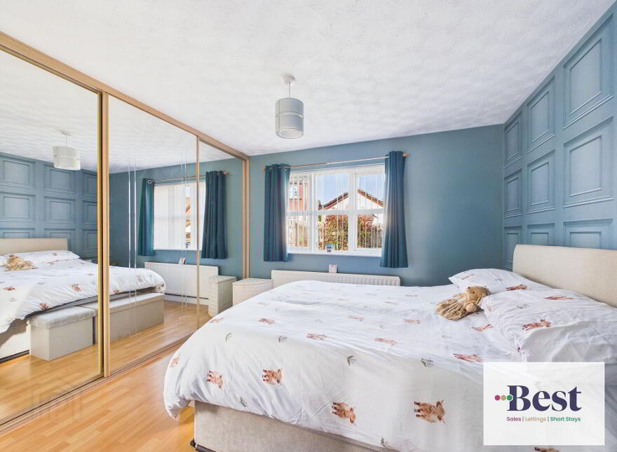 8 Graham Road, Larne, BT40 2TS