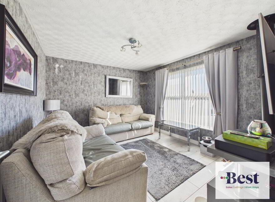 8 Graham Road, Larne, BT40 2TS