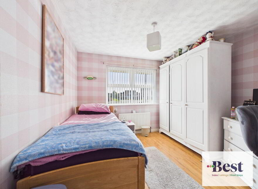 8 Graham Road, Larne, BT40 2TS