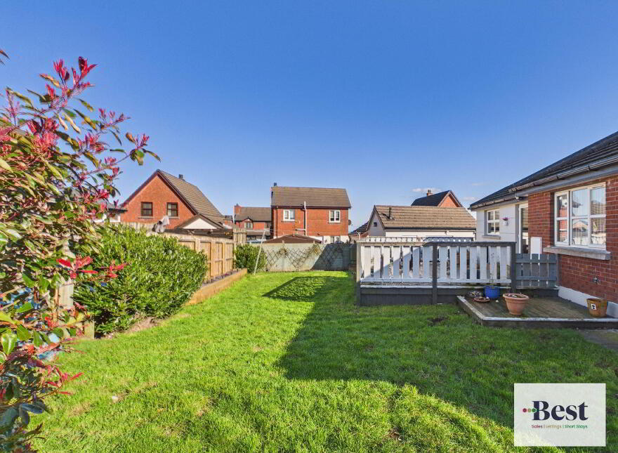 8 Graham Road, Larne, BT40 2TS