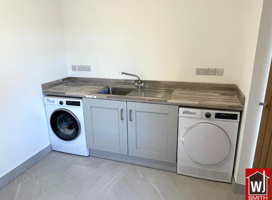 64 Tievenny Road, Castlederg, BT82 9LP