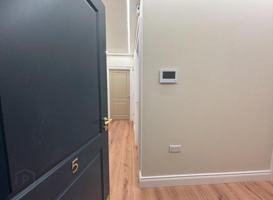 Apt 5, 5 Lower Crescent, Botanic, Belfast, BT7 1NR