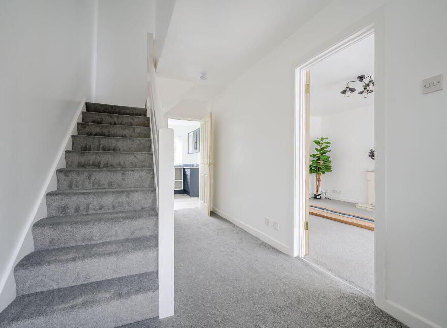9 Rathgael Road, Bangor, BT19 1RW