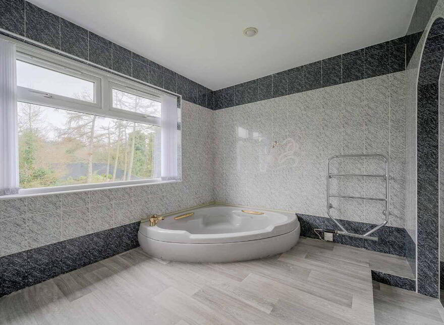 9 Rathgael Road, Bangor, BT19 1RW