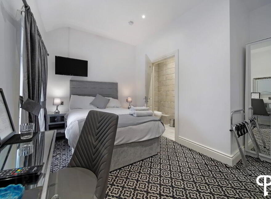 24 Marlborough Street, Derry, BT48 9AY