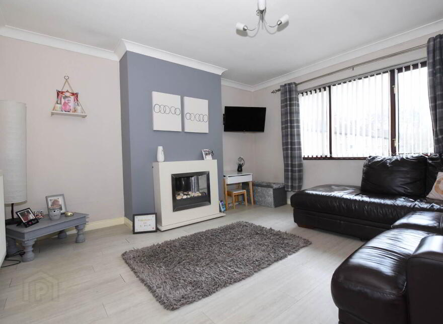 5c Rowan Drive, Dunmurry, Belfast, BT17 9PX