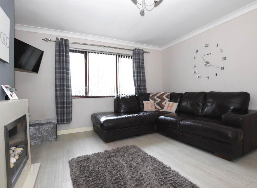 5c Rowan Drive, Dunmurry, Belfast, BT17 9PX