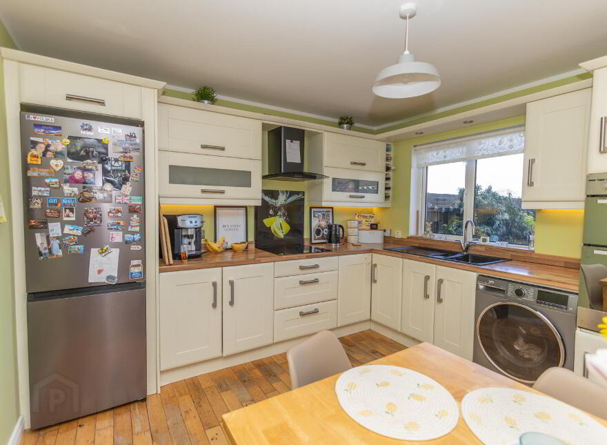 5 Ridgefield Grove, Warrenpoint, Newry, BT34 3JX