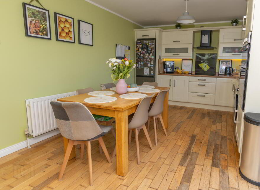 5 Ridgefield Grove, Warrenpoint, Newry, BT34 3JX