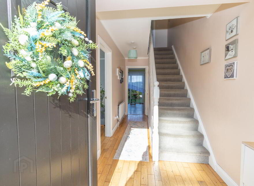 5 Ridgefield Grove, Warrenpoint, Newry, BT34 3JX