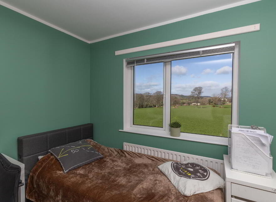 5 Ridgefield Grove, Warrenpoint, Newry, BT34 3JX