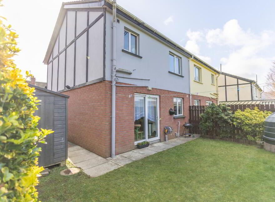 5 Ridgefield Grove, Warrenpoint, Newry, BT34 3JX
