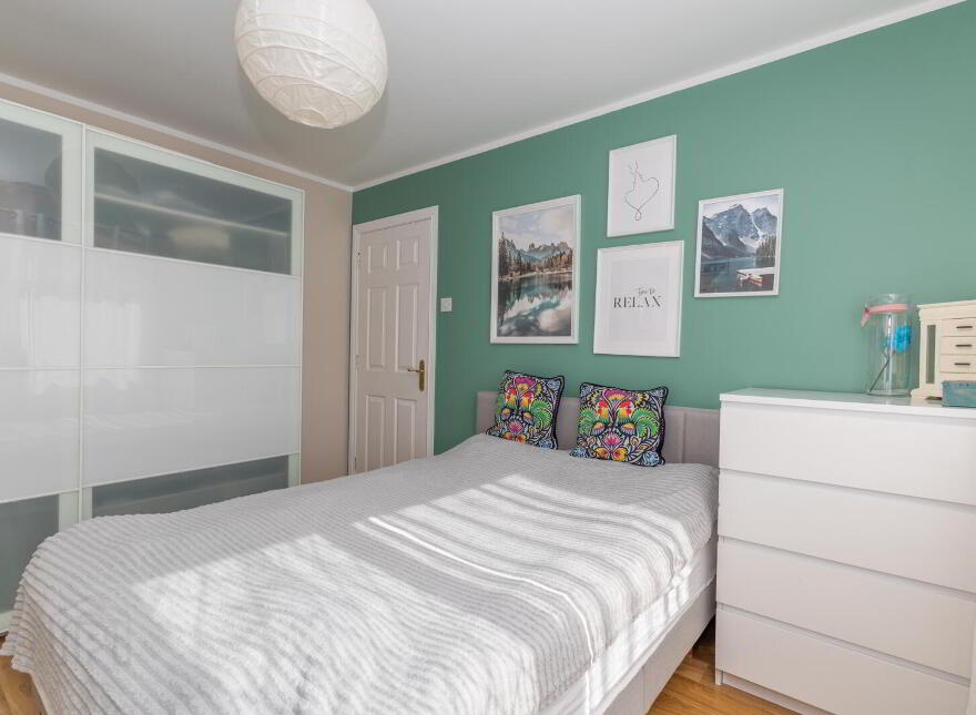 5 Ridgefield Grove, Warrenpoint, Newry, BT34 3JX