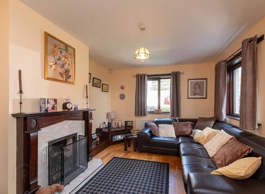 8 Millhill Drive, Ballynahinch, BT24 8LL