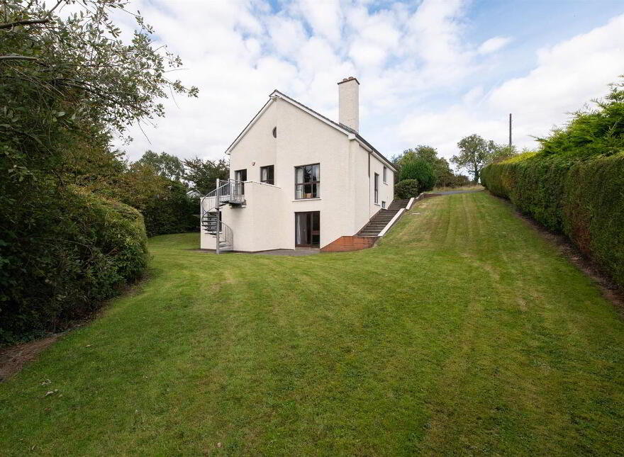8 Millhill Drive, Ballynahinch, BT24 8LL