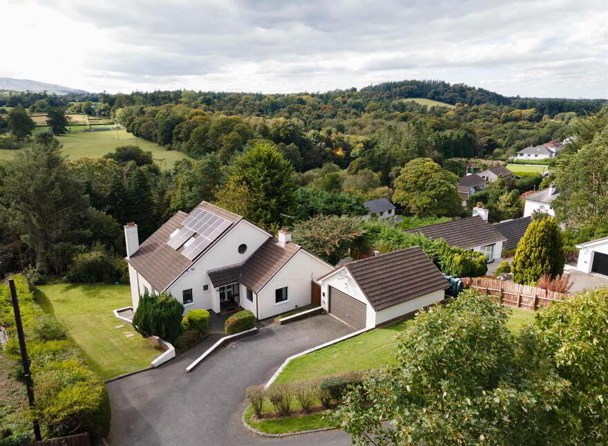 8 Millhill Drive, Ballynahinch, BT24 8LL