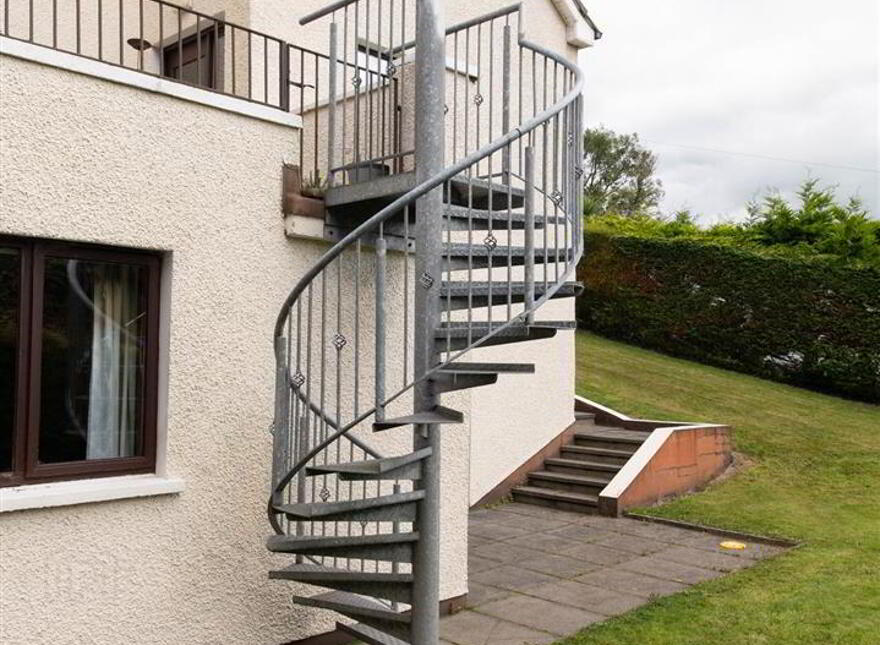 8 Millhill Drive, Ballynahinch, BT24 8LL