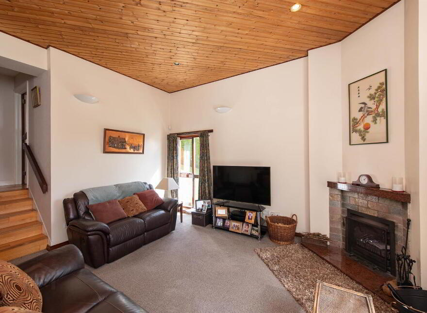 8 Millhill Drive, Ballynahinch, BT24 8LL