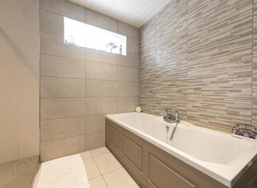 8 Millhill Drive, Ballynahinch, BT24 8LL