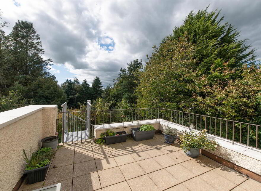 8 Millhill Drive, Ballynahinch, BT24 8LL