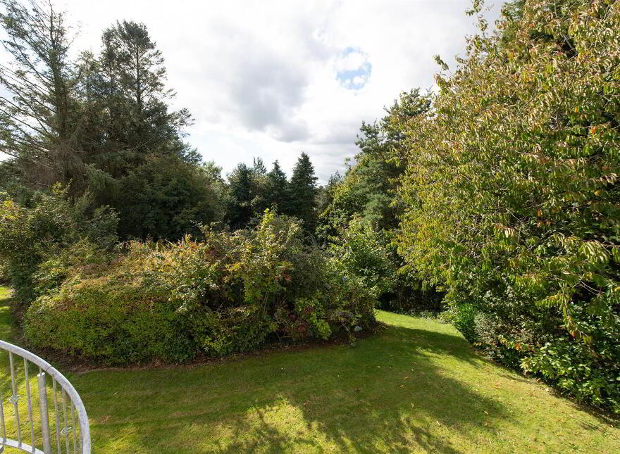 8 Millhill Drive, Ballynahinch, BT24 8LL