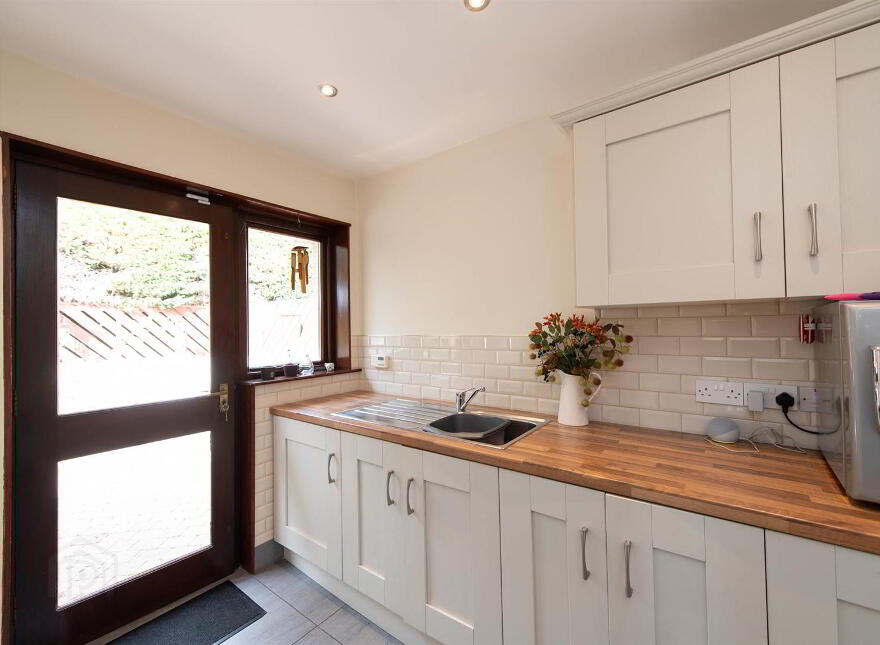 8 Millhill Drive, Ballynahinch, BT24 8LL