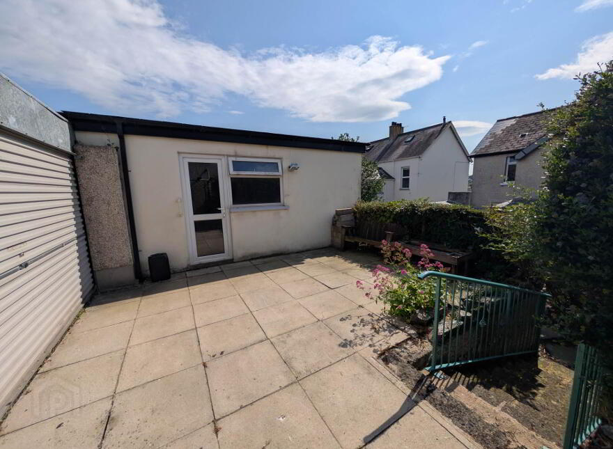 54 The Roddens, Larne, BT40 1QH