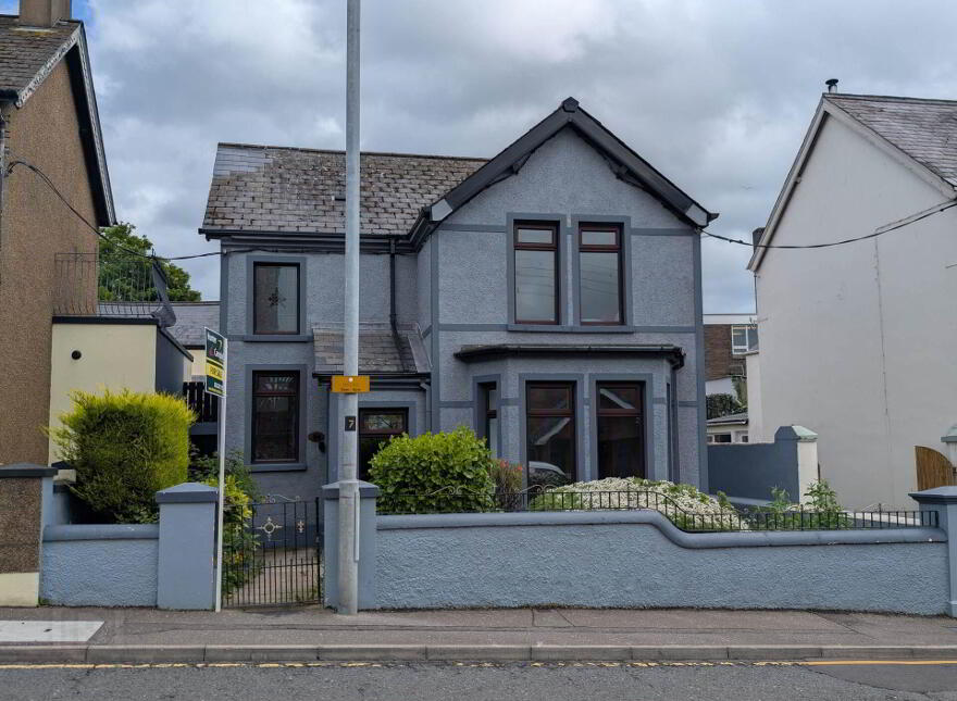 54 The Roddens, Larne, BT40 1QH