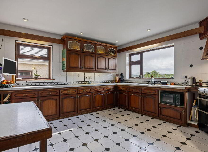 76A Magheraknock Road, Ballynahinch, BT24 8TJ