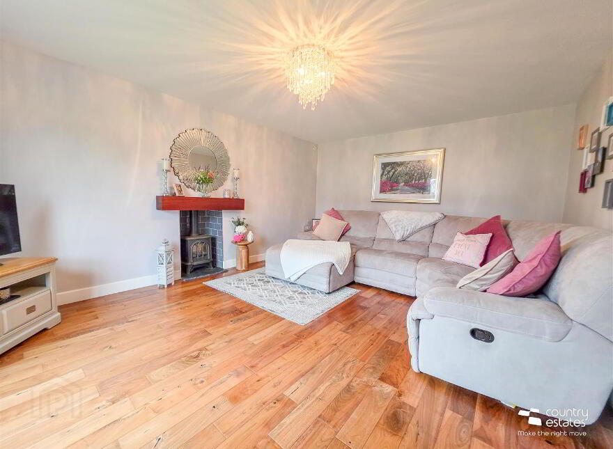 28 Crossgreen, Carrickfergus, BT38 8DN