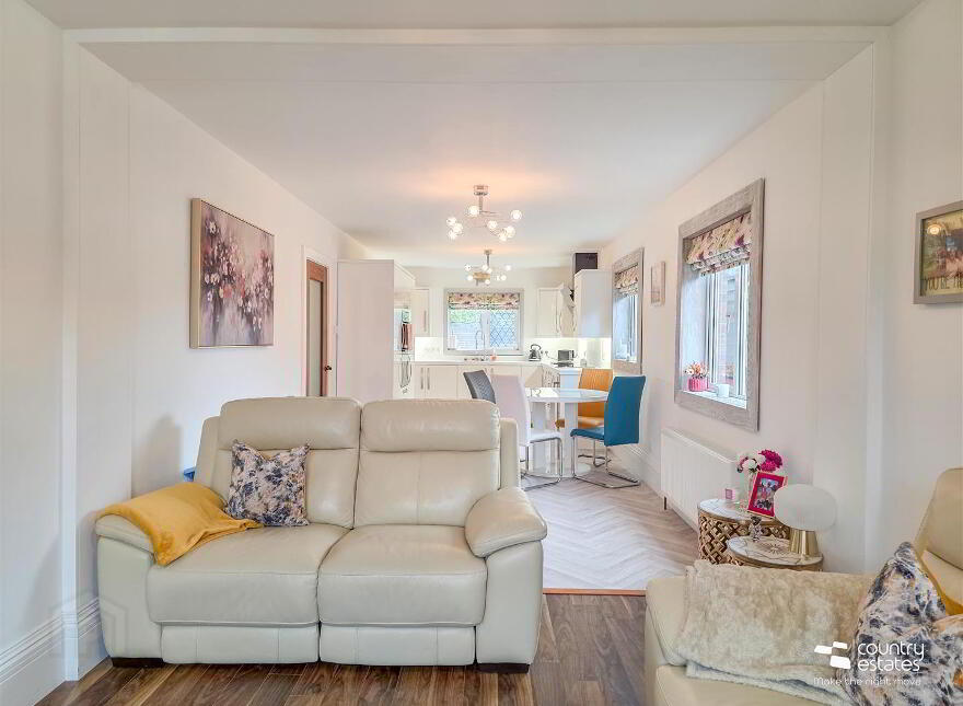 28 Crossgreen, Carrickfergus, BT38 8DN