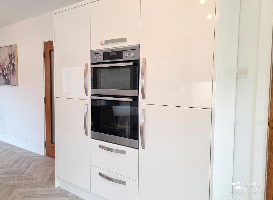 28 Crossgreen, Carrickfergus, BT38 8DN