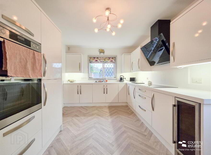 28 Crossgreen, Carrickfergus, BT38 8DN