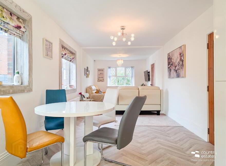 28 Crossgreen, Carrickfergus, BT38 8DN